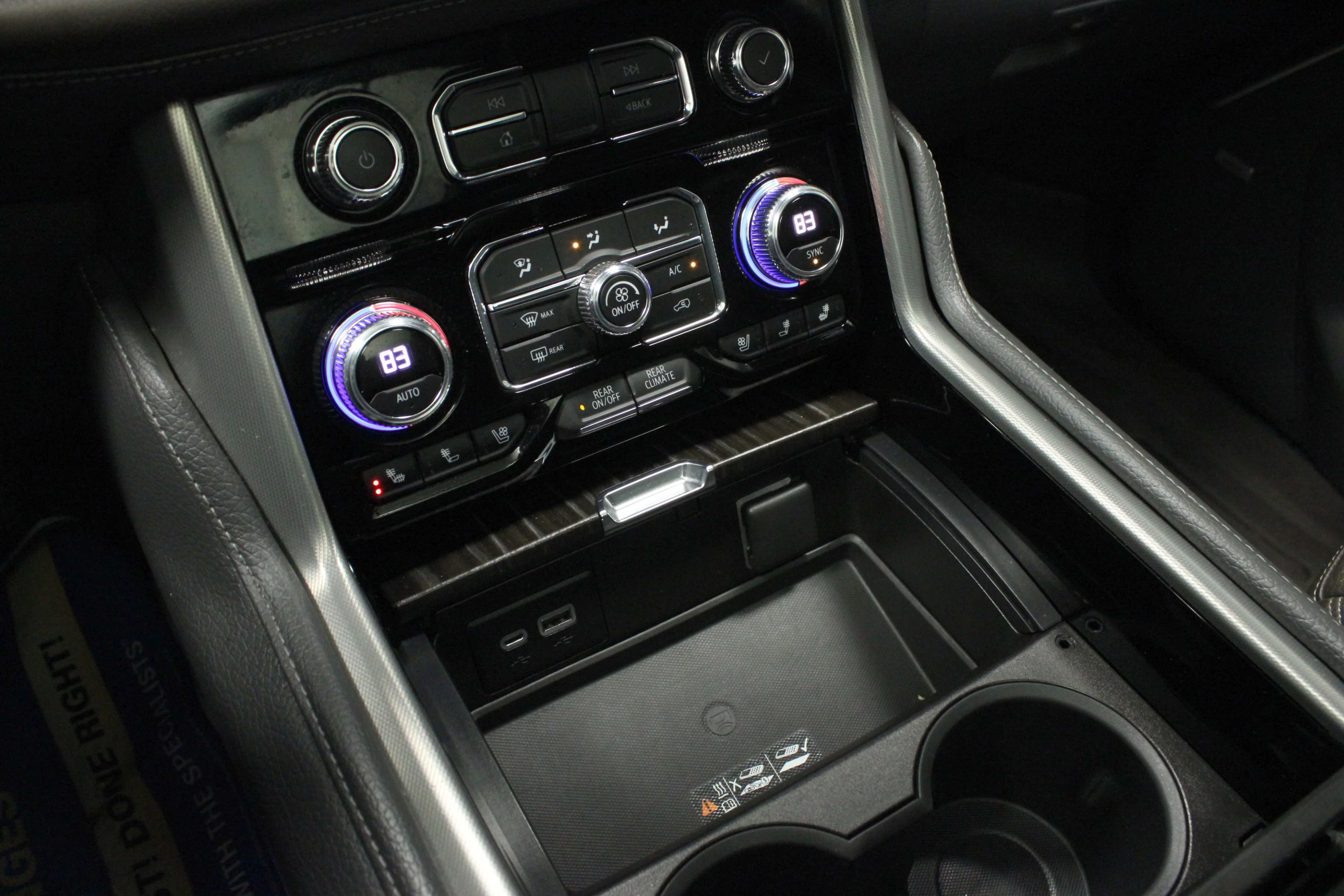 Used 2022 Summit White GMC Denali image 22