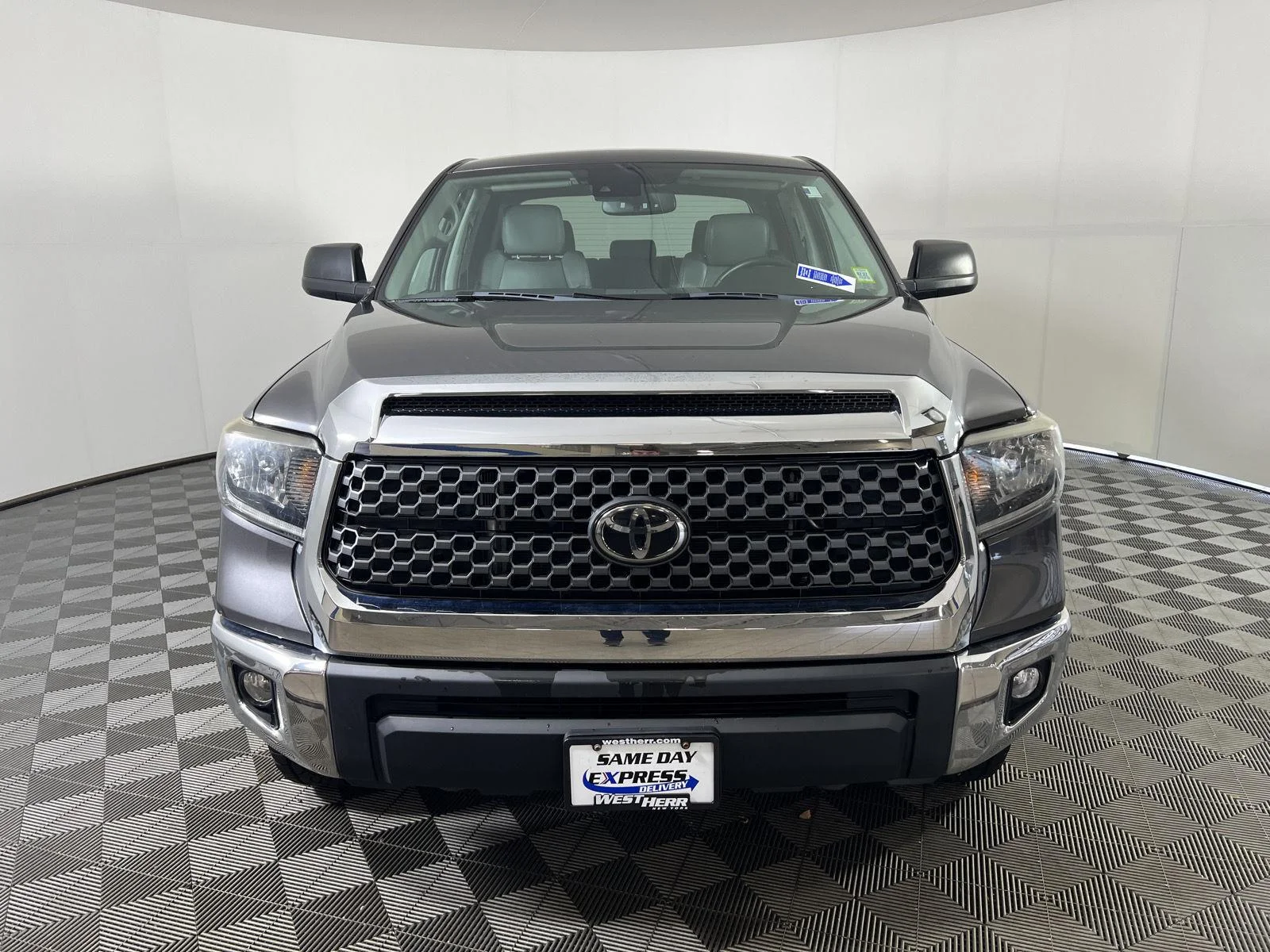 Used 2020 Magnetic Gray Metallic Toyota SR5 image 8