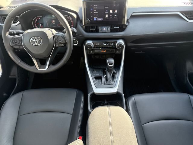 Used 2025  Toyota XLE Premium image 12