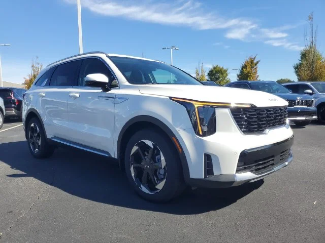 Used 2025 White Kia EX image 3