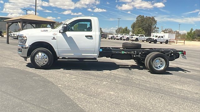 2026 RAM 3500 Chassis Tradesman - Photo 6