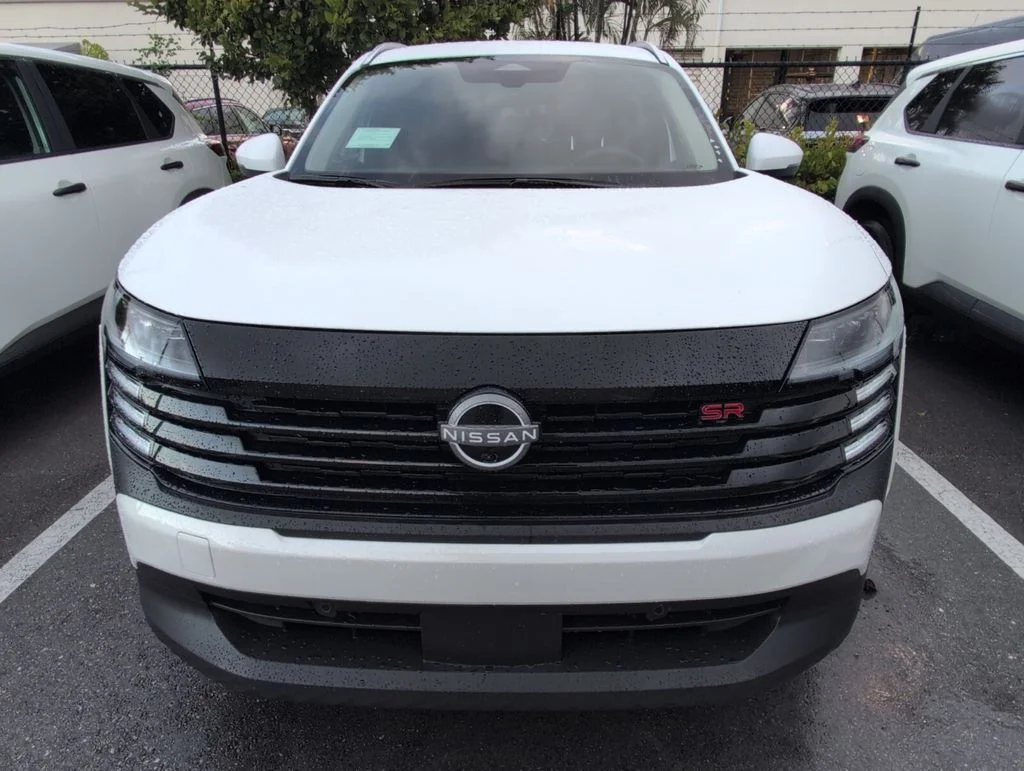 New 2025 Aspen White TriCoat Nissan SR image 3