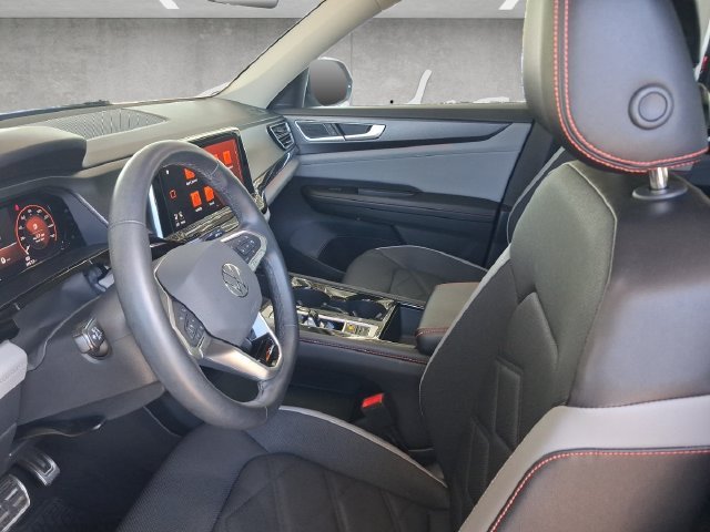 Used 2024 Gray Volkswagen 2.0T Peak Edition SE w/Technology image 20