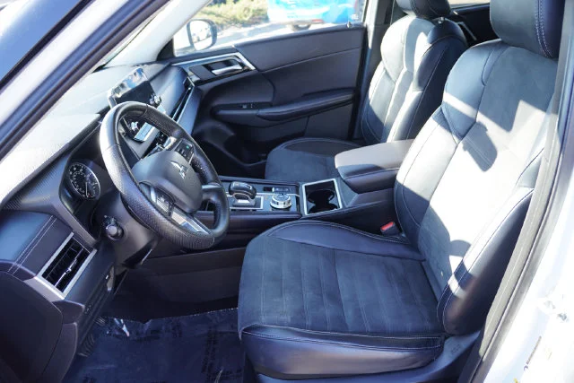 Certified Used 2024 Black Mitsubishi SE image 15