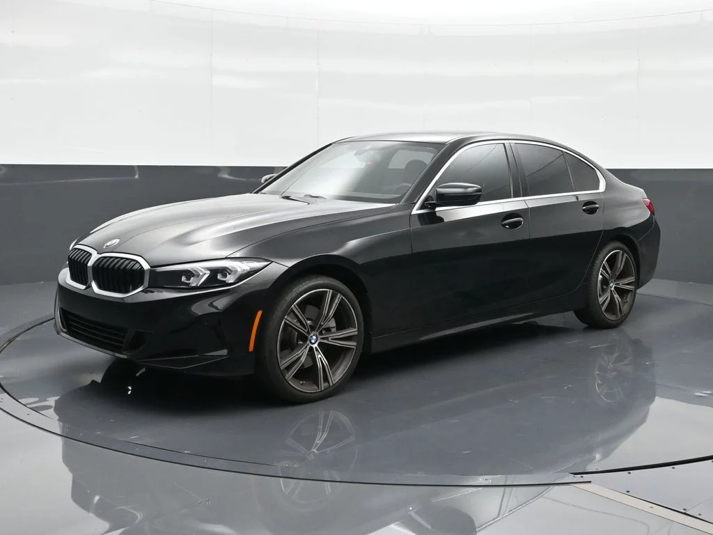 2024 BMW 3 Series 330i Sedan's photo