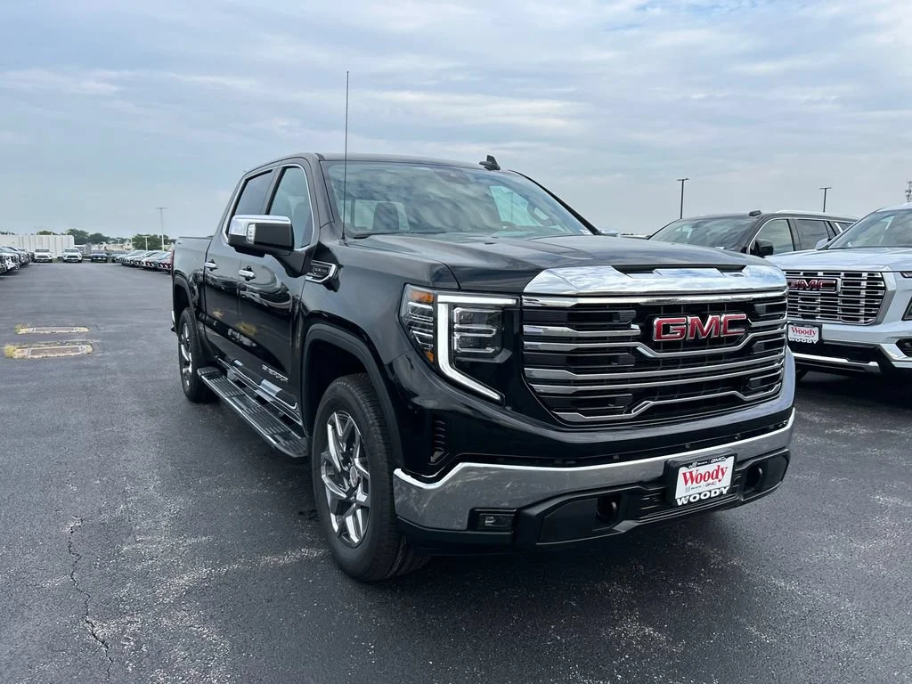 New 2026 Onyx Black GMC SLT image 6
