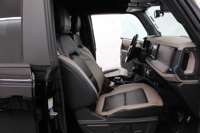 Used 2023 Shadow Black Ford Wildtrak image 28