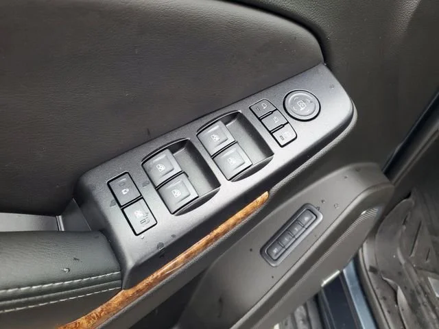 Used 2019 SHADOW GRAY METALLIC Chevrolet Premier image 9