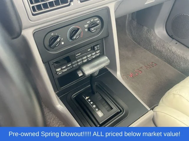 Used 1993 Red Ford LX image 15