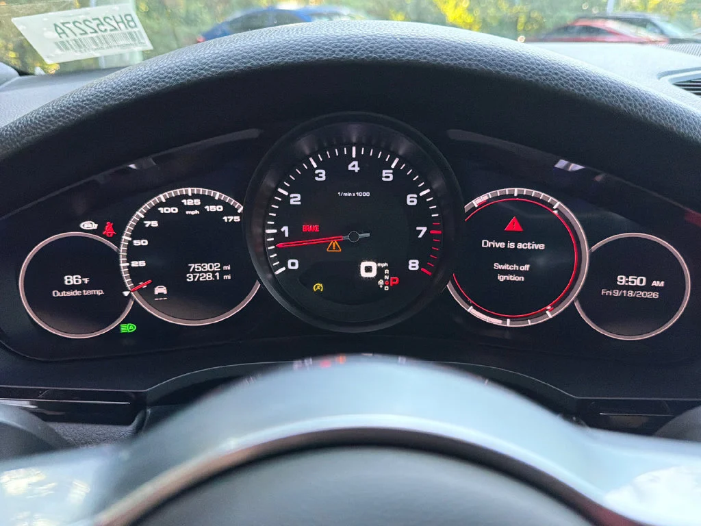 Used 2020  Porsche Base image 27