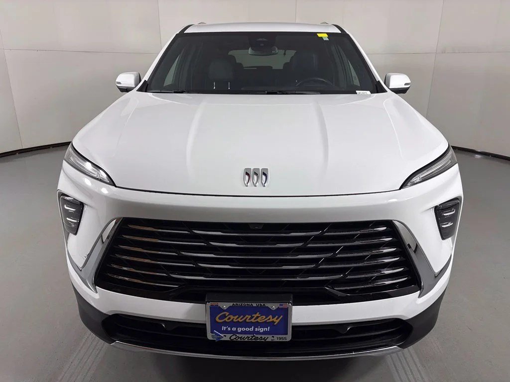 Used 2026 White Buick Preferred image 3