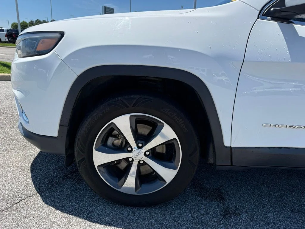 Used 2019 White Jeep Limited image 21