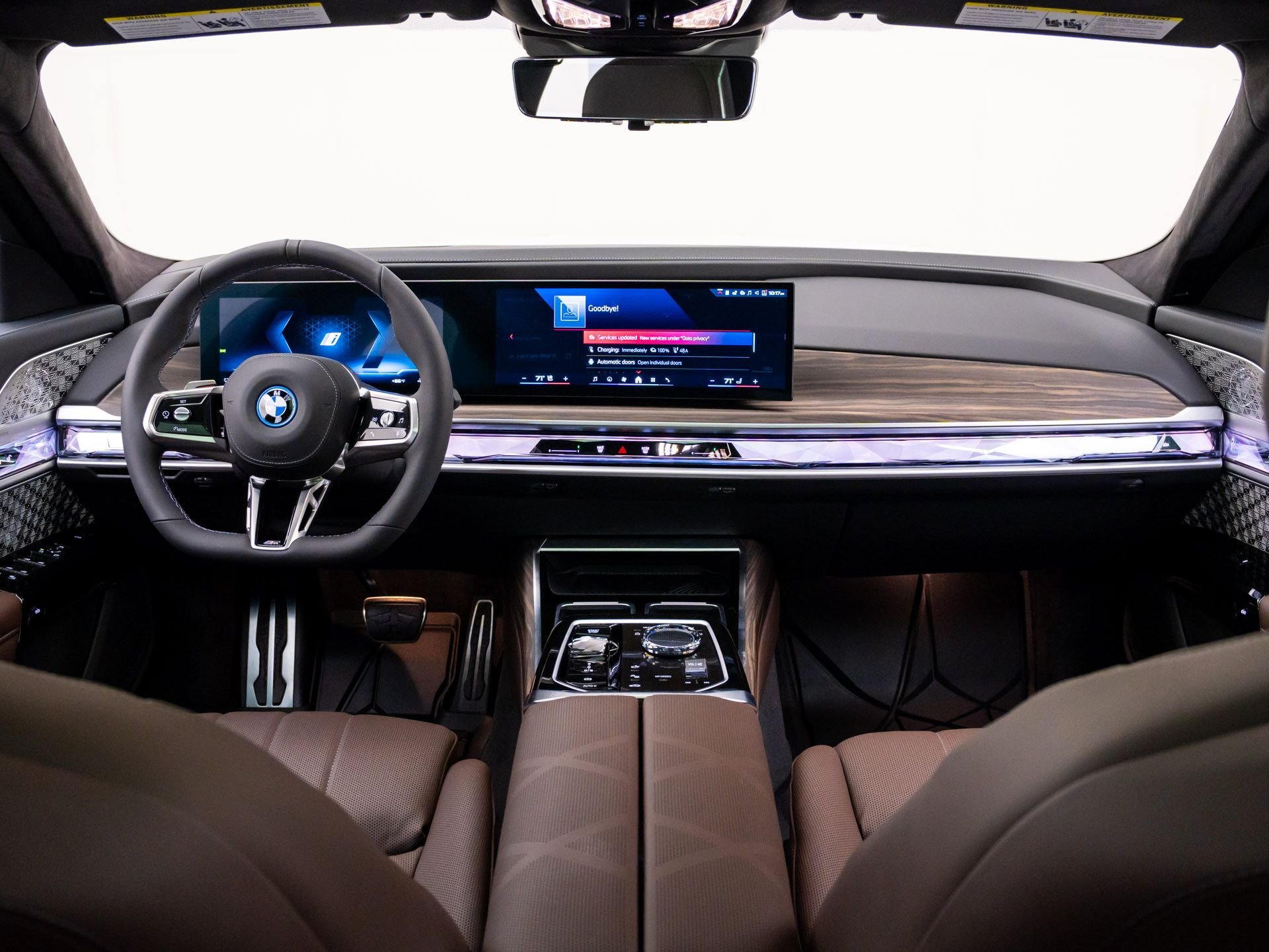 New 2026 Alpine White BMW M70 image 11