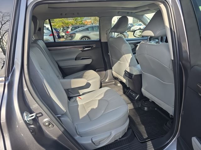 Used 2024 Gray Toyota Platinum image 11