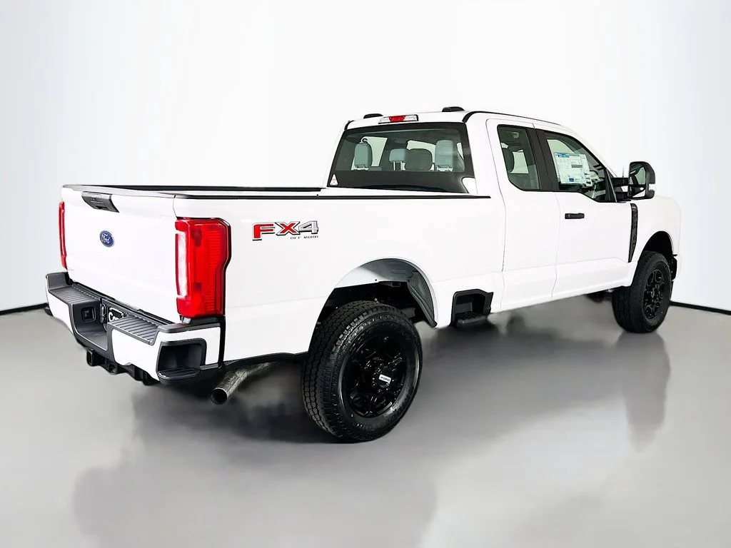 New 2026 Oxford White Ford XL image 14