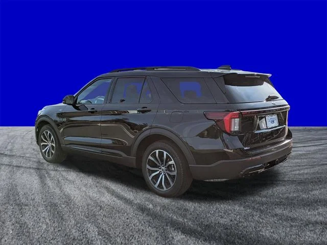 New 2026 Agate Black Metallic Ford ST-Line image 6
