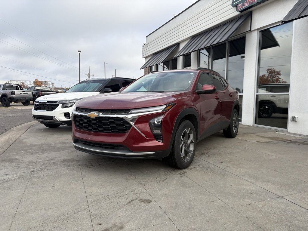 2024 Chevrolet Trax LT photo 3