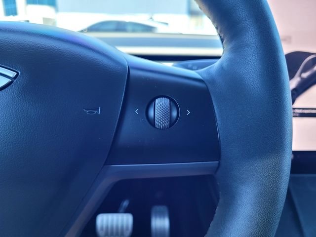 Used 2023  Tesla Performance image 23
