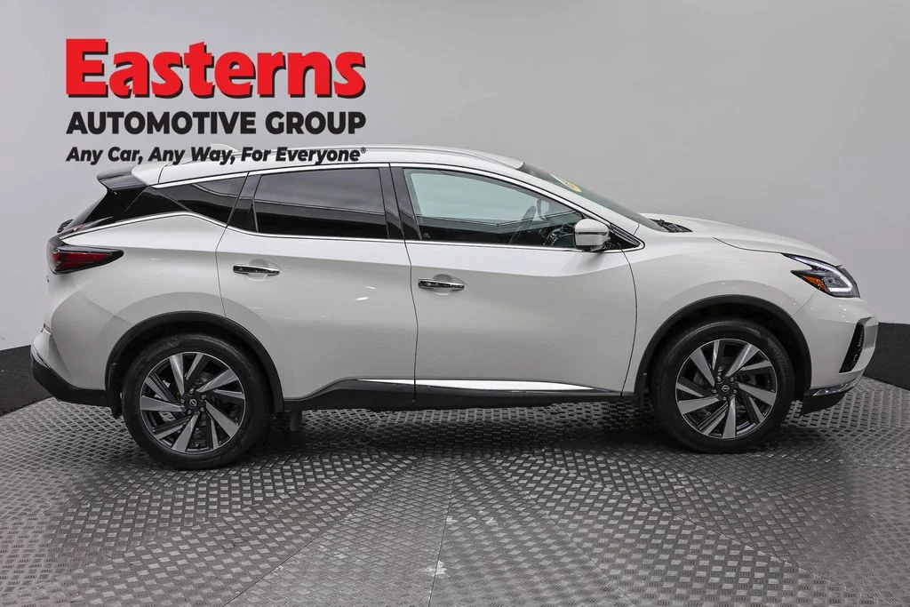Used 2023 White Nissan SL image 4