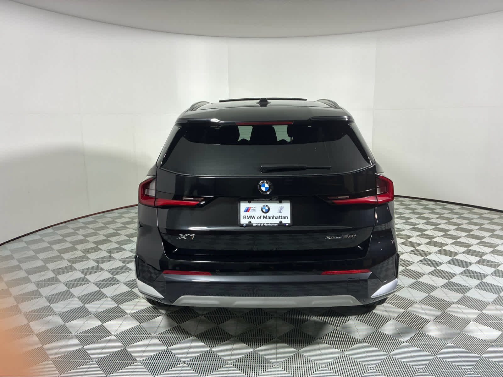 Used 2026 Black Sapphire Metallic BMW xDrive28i image 3