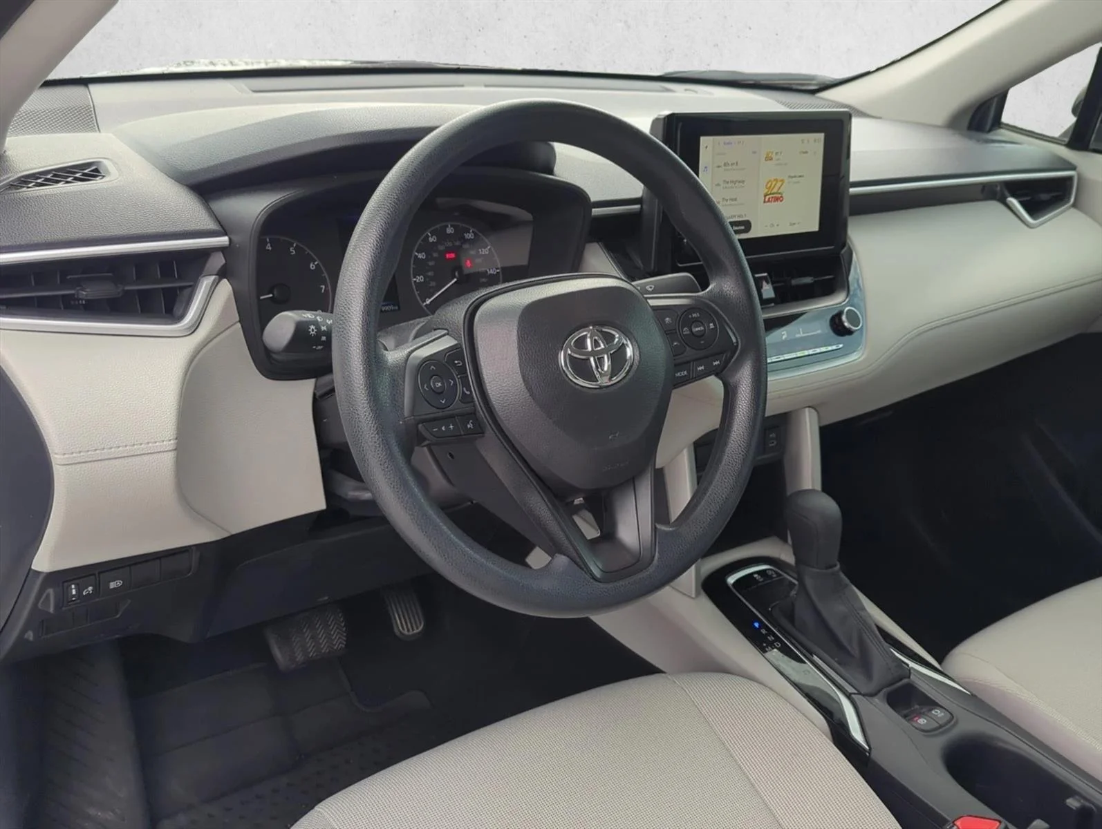 Used 2025 Sonic Silver Toyota L image 8