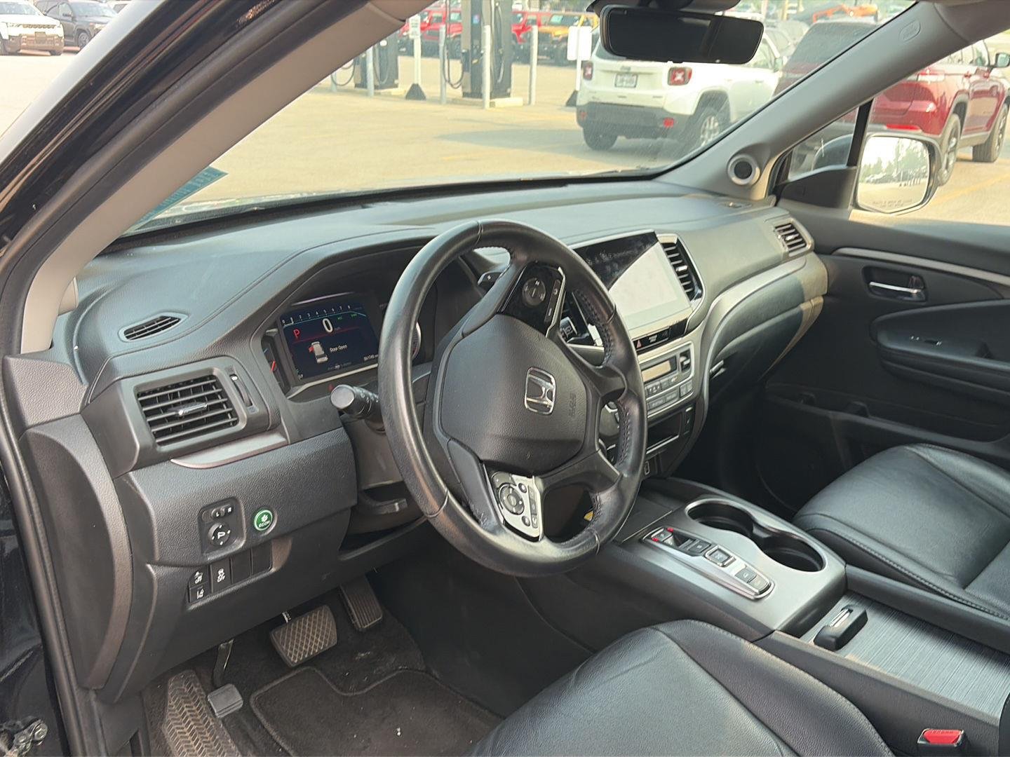 Used 2022 Crystal Black Pearl Honda Special Edition image 5