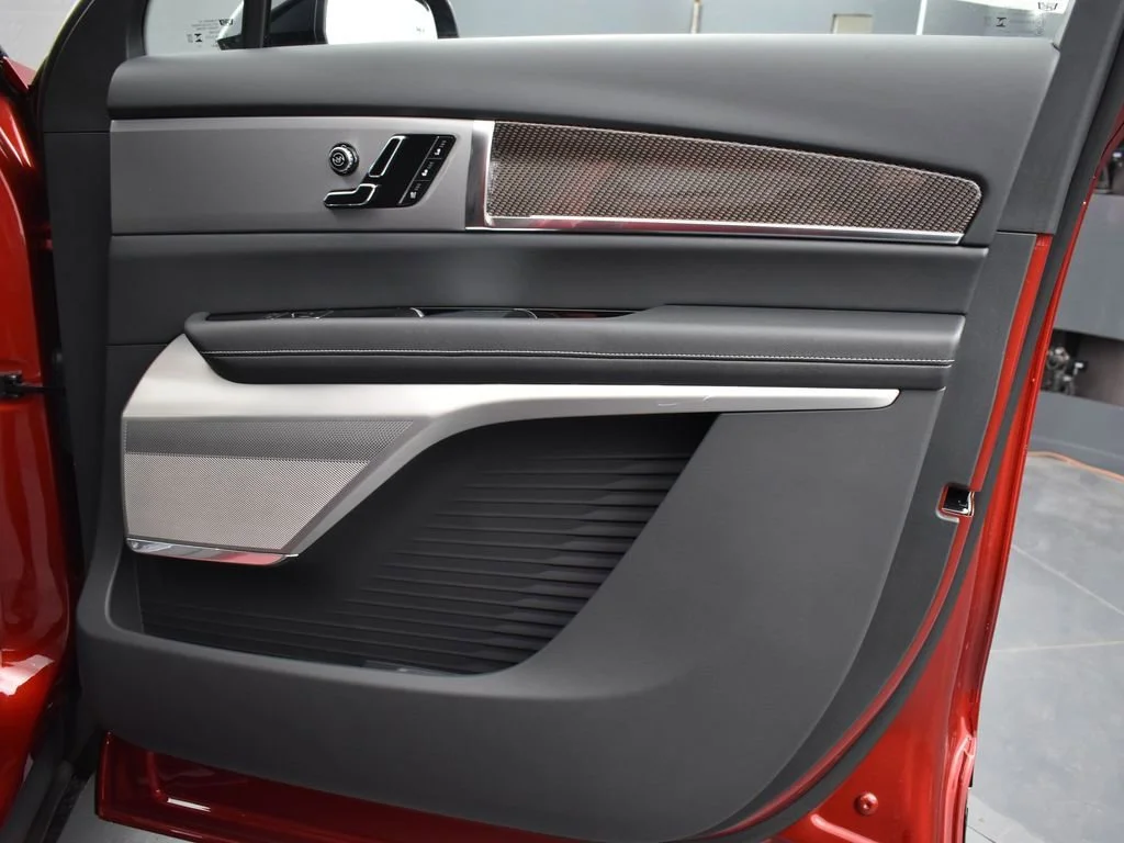 2026 Cadillac VISTIQ Sport - Photo 38