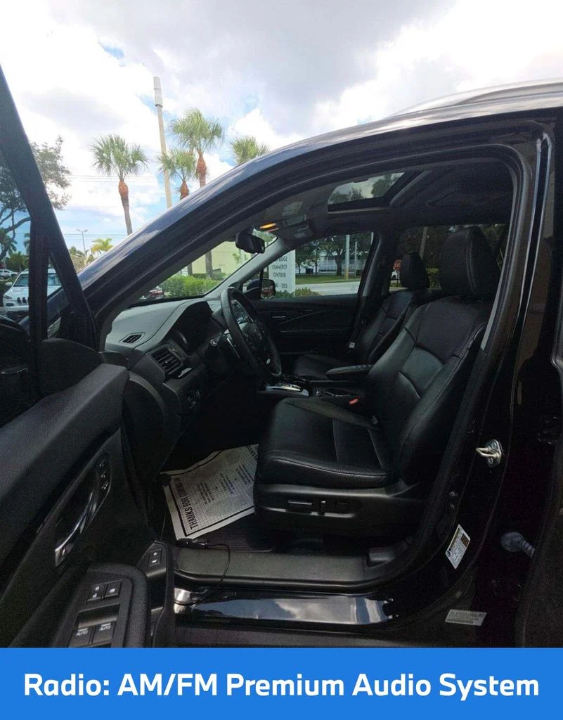 Used 2017 Black Honda Touring image 5