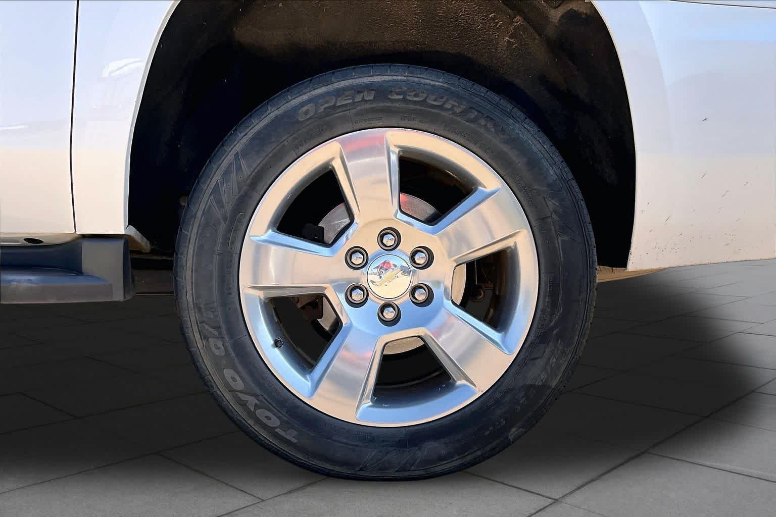 Used 2018 Iridescent Pearl Tricoat Chevrolet LT image 10