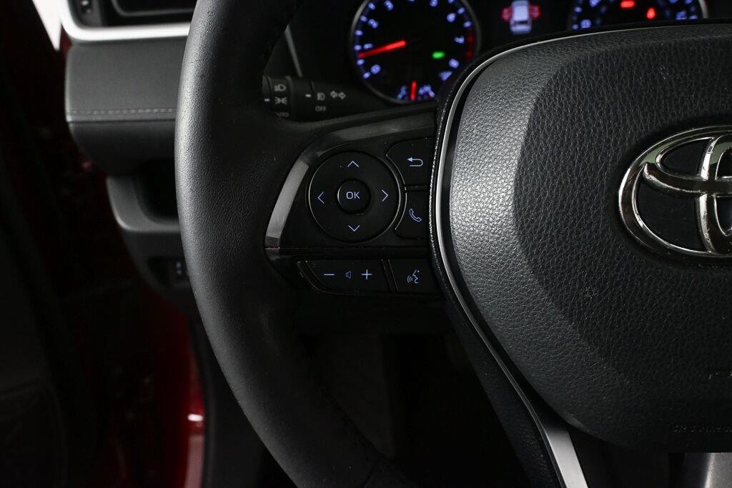 Used 2020 Ruby Flare Pearl TOYOTA XLE Premium image 11