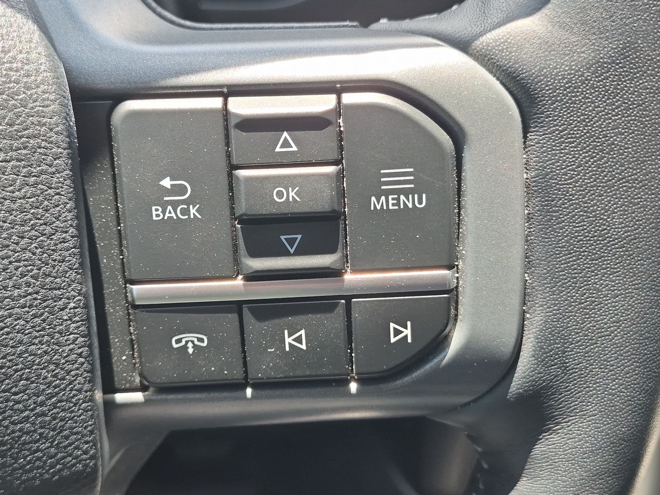 Used 2024 White Metallic Ford LARIAT image 19