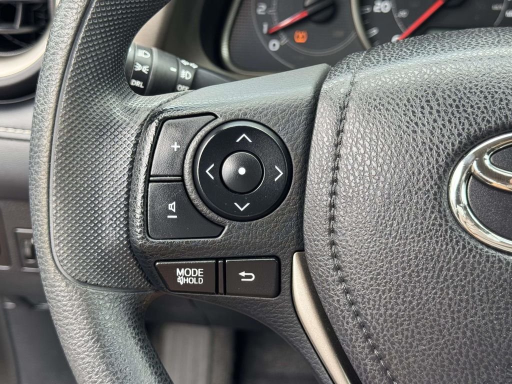 Used 2014 Black Toyota XLE image 11