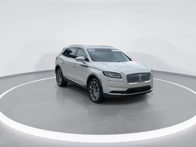 Used 2023 White Lincoln Reserve image 1
