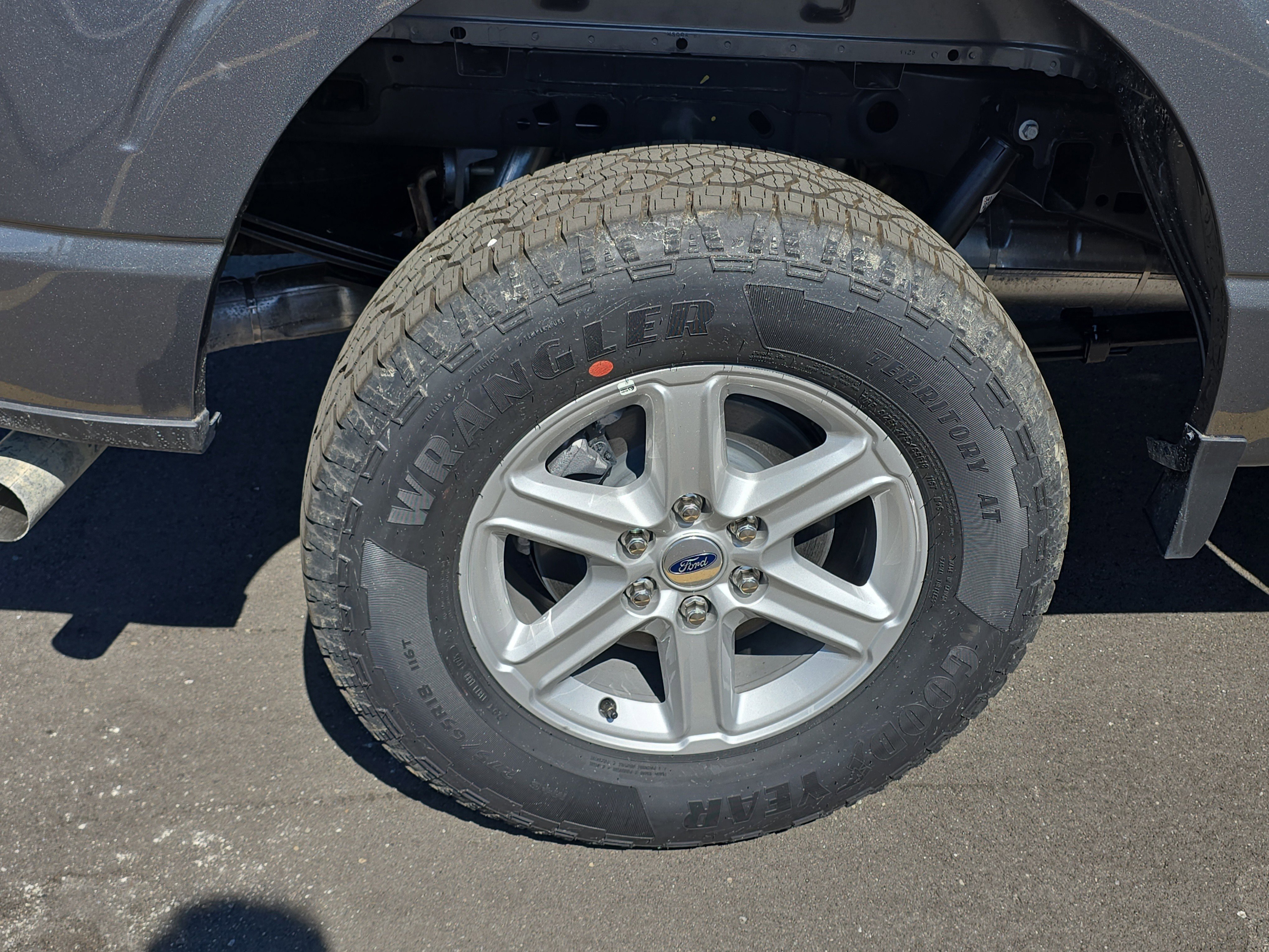 New 2026 Carbonized Gray Metallic Ford XLT image 5