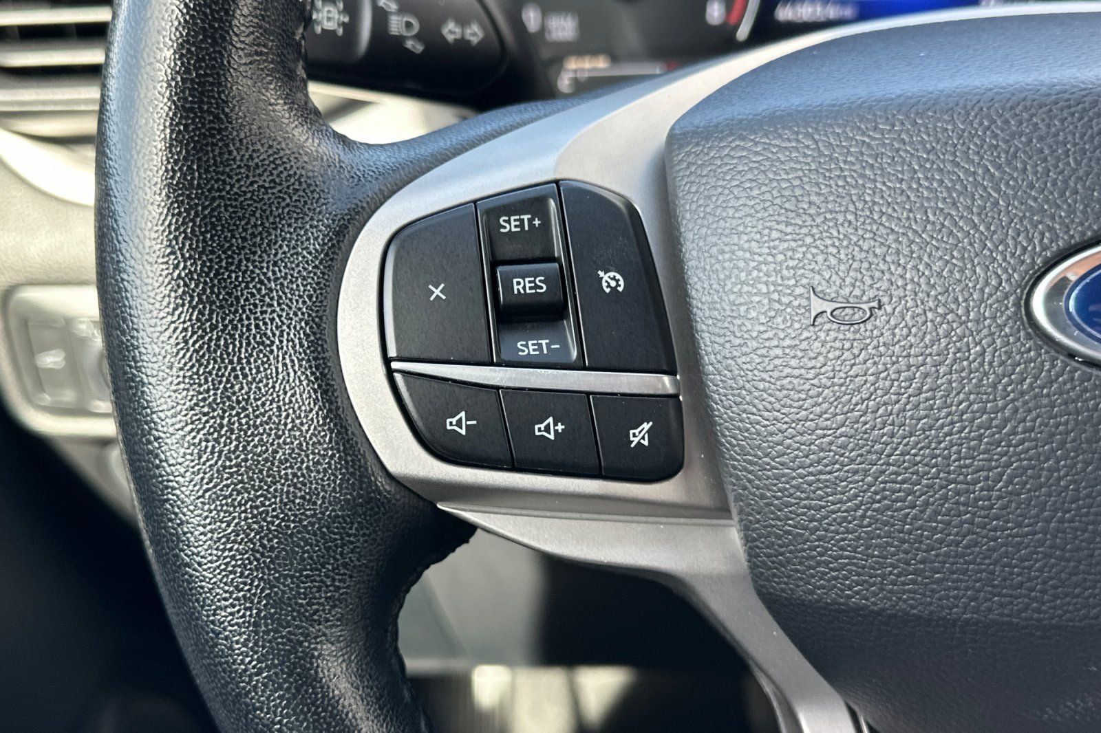 Used 2022 Red Ford XLT image 26