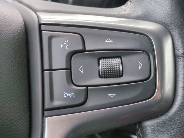 Used 2022 White Chevrolet LT image 19