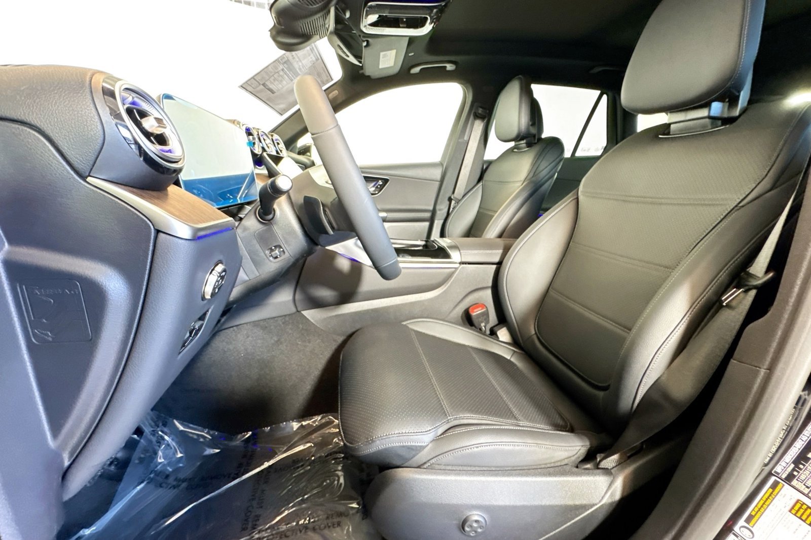 New 2026 Black Mercedes-Benz GLC 300 image 18