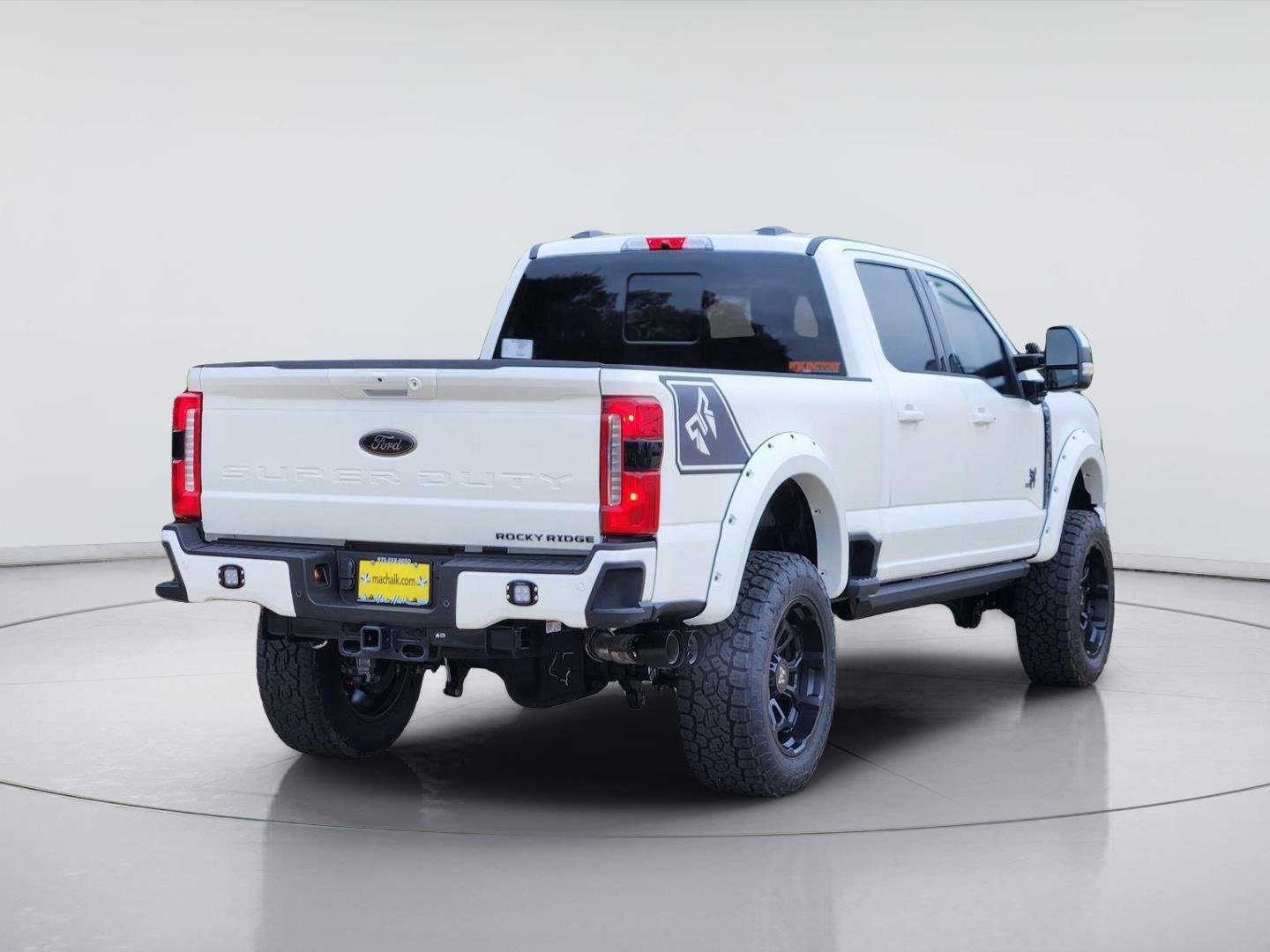 New 2026 Star White Metallic Tri-Coat Ford F-250® Lariat® image 4