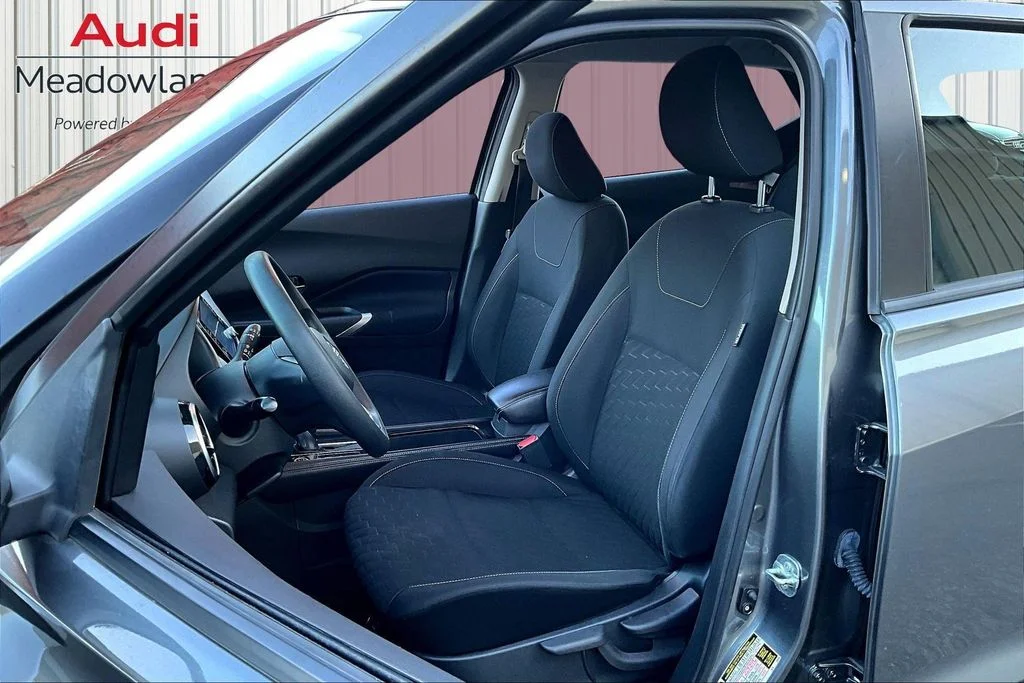 Used 2022 Gray Nissan SV image 21