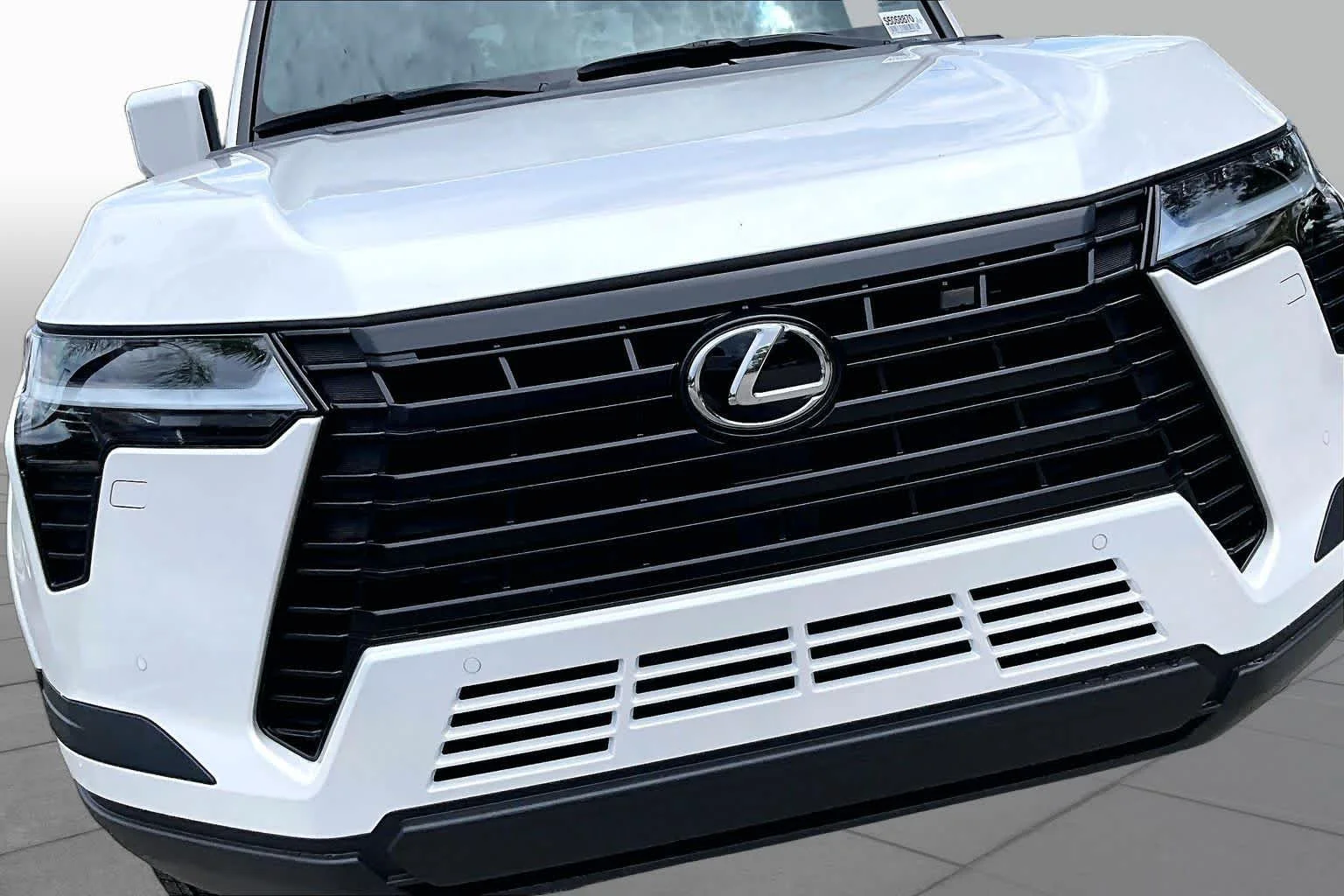 Used 2025 Eminent White Pearl Lexus Premium image 30