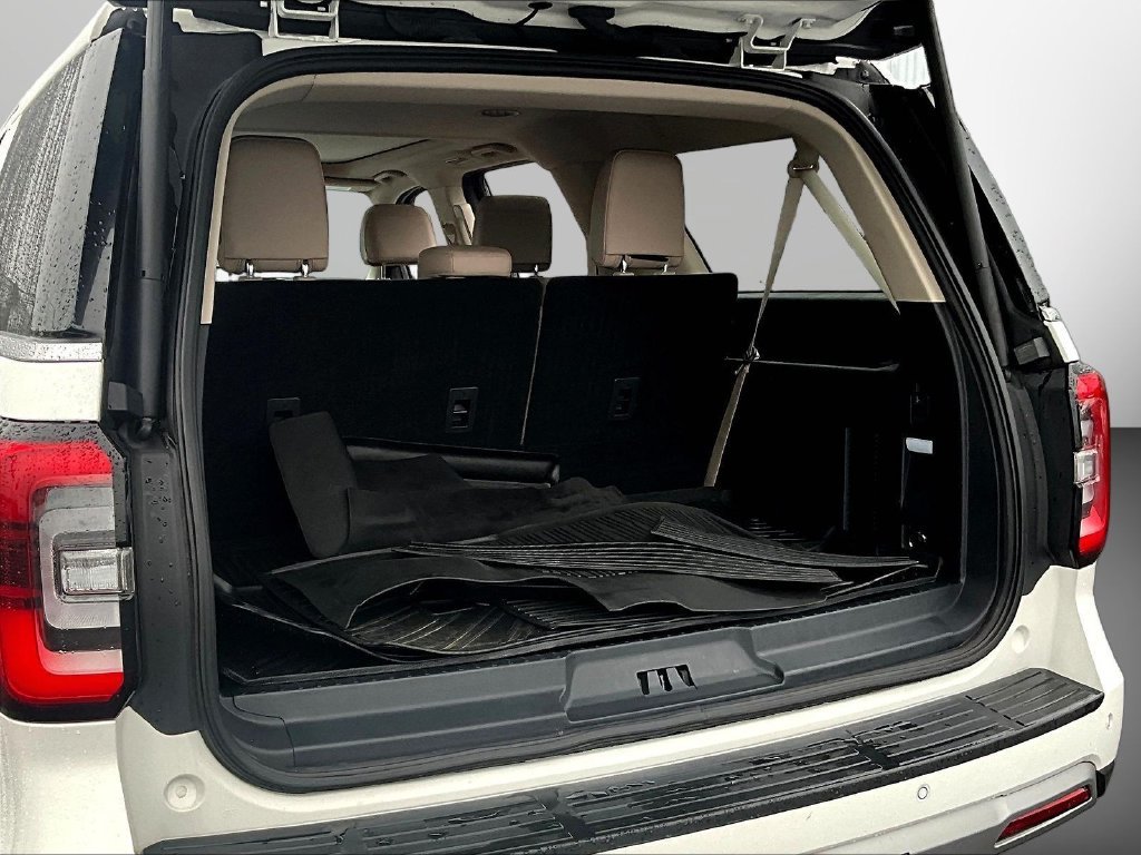 Used 2024 White Ford Limited image 6