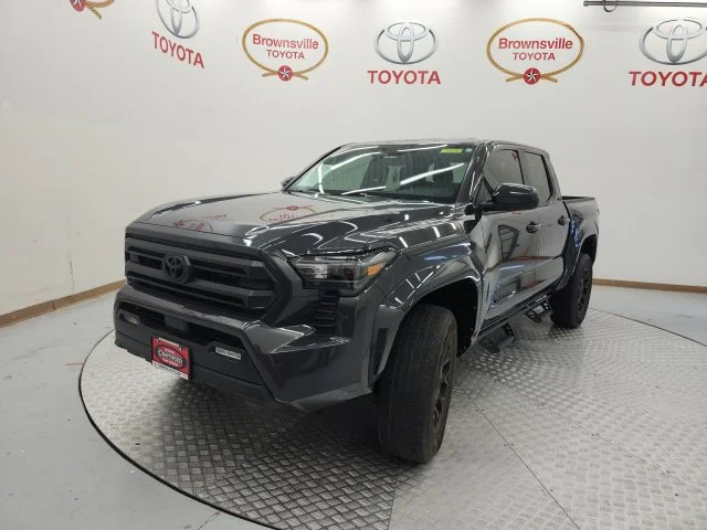 Used 2025  Toyota SR5 image 2