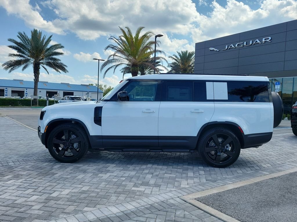 New 2026 Fuji White Land Rover S image 2