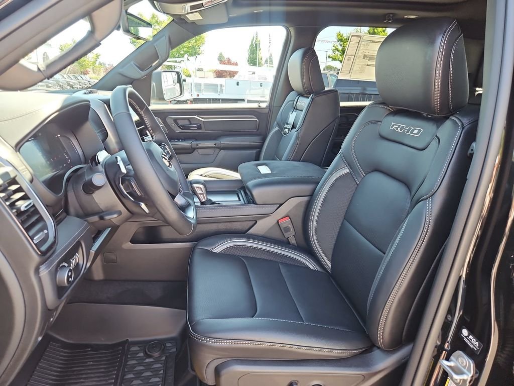 New 2026 Diamond Black Crystal Pearl-Coat Exterior Paint RAM RHO image 21