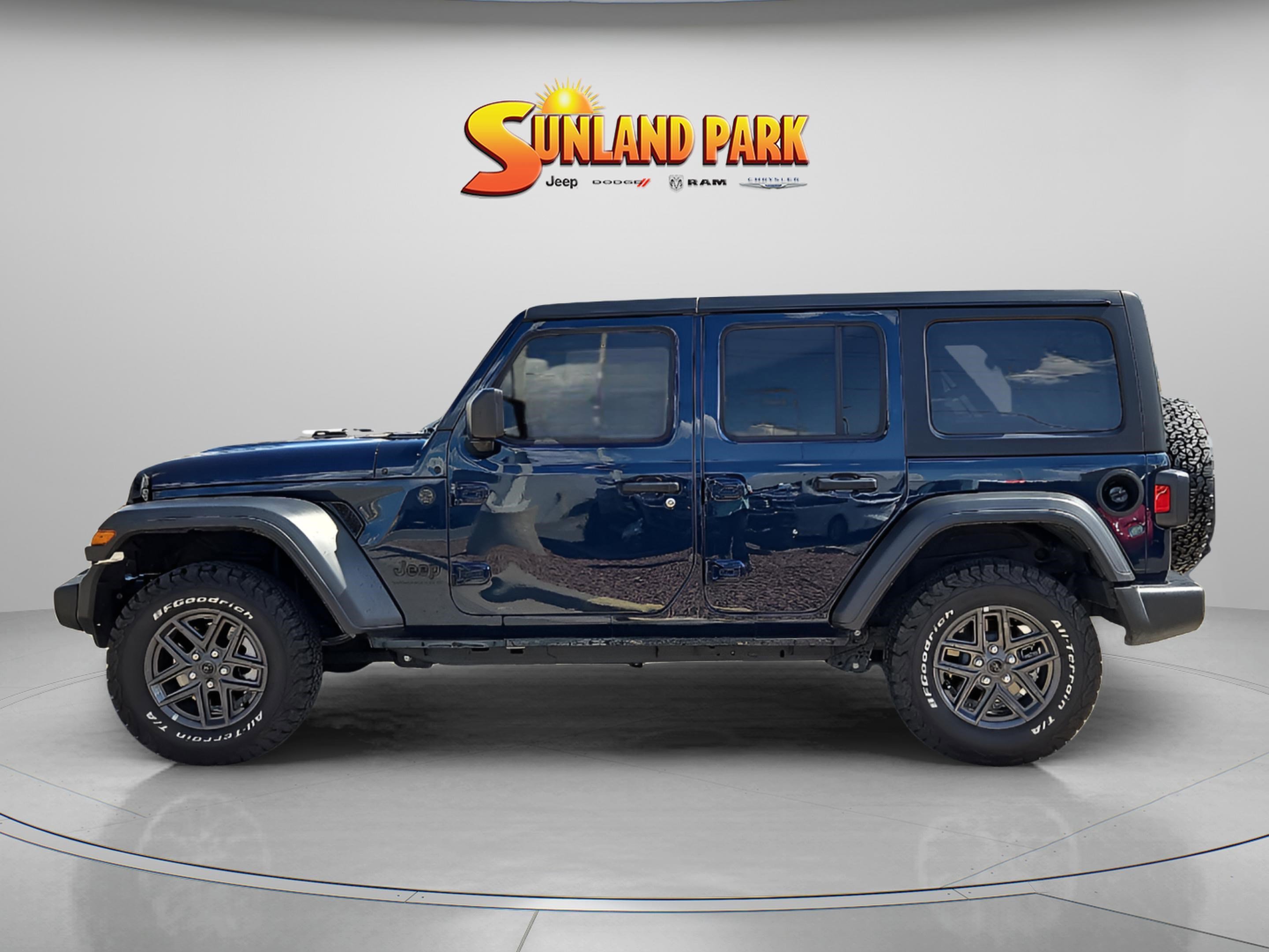 Used 2025 Fathom Blue Pearlcoat Jeep Sport S image 3