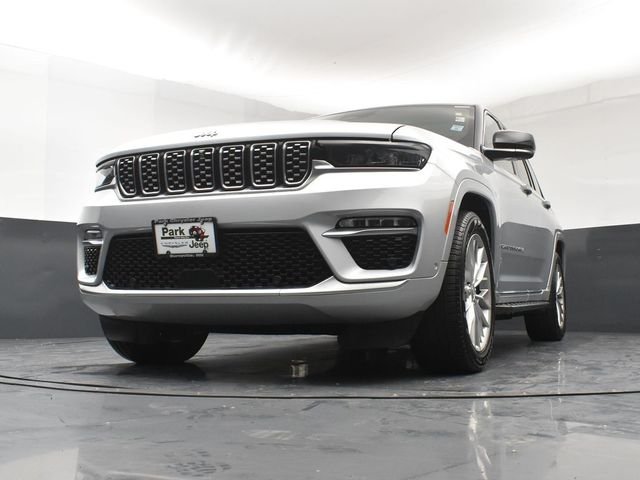 Used 2024 Silver Jeep Summit image 20