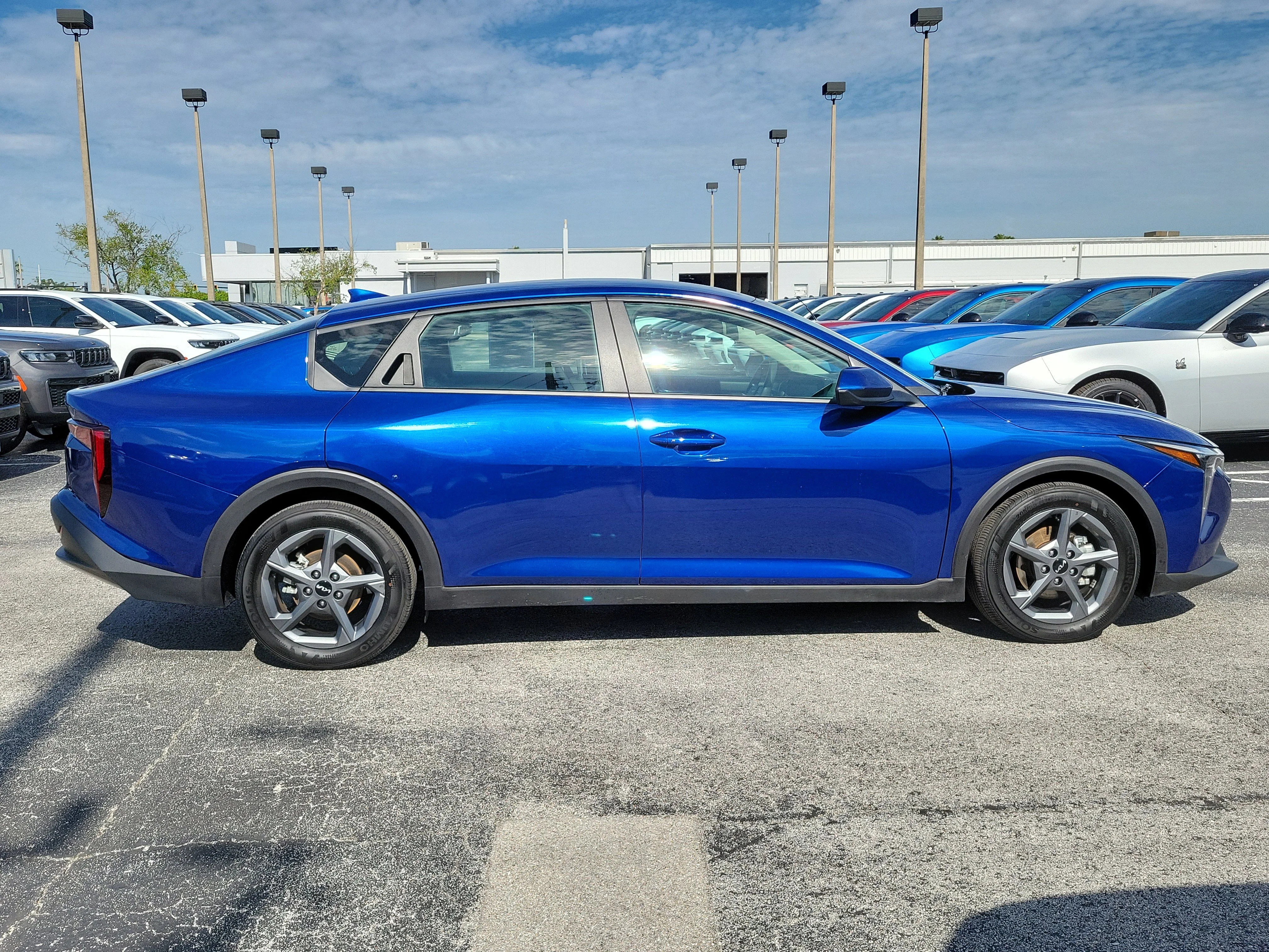 Used 2025 Deep Sea Blue Kia LXS image 8