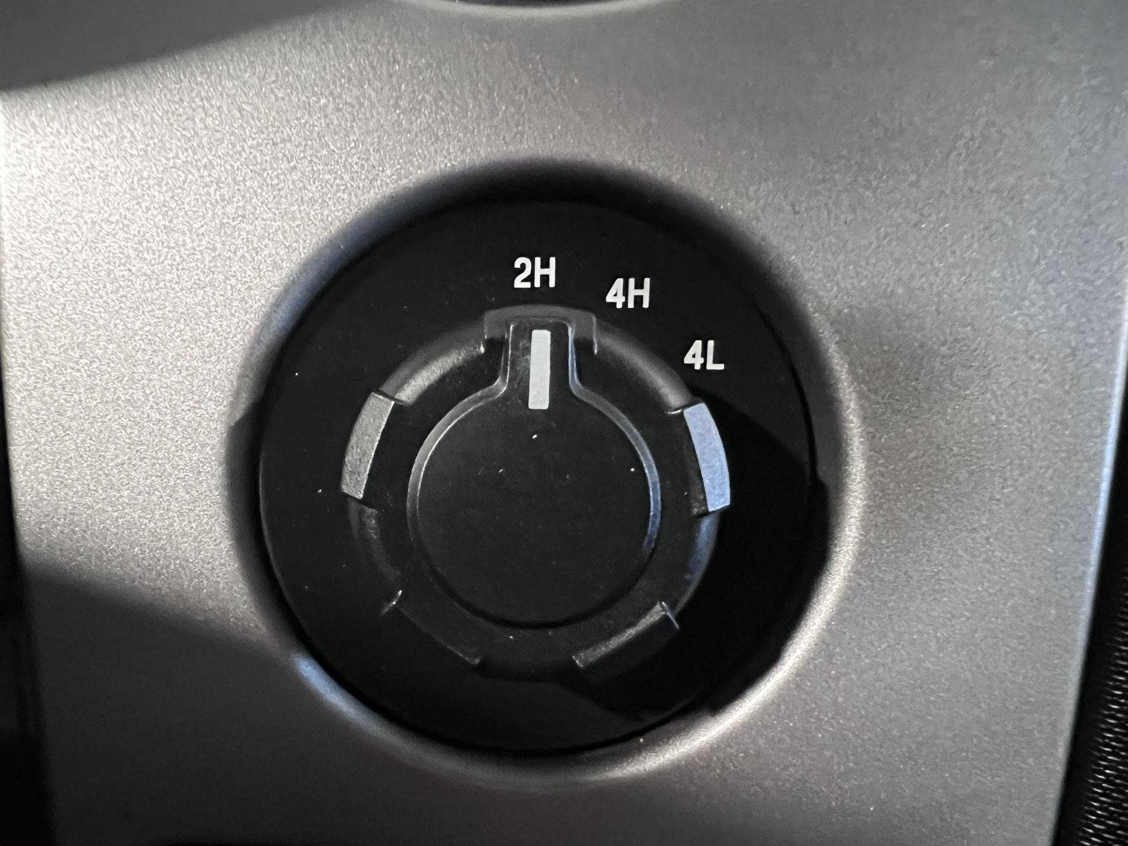 Used 2011 Tuxedo Black Metallic Ford XLT image 28