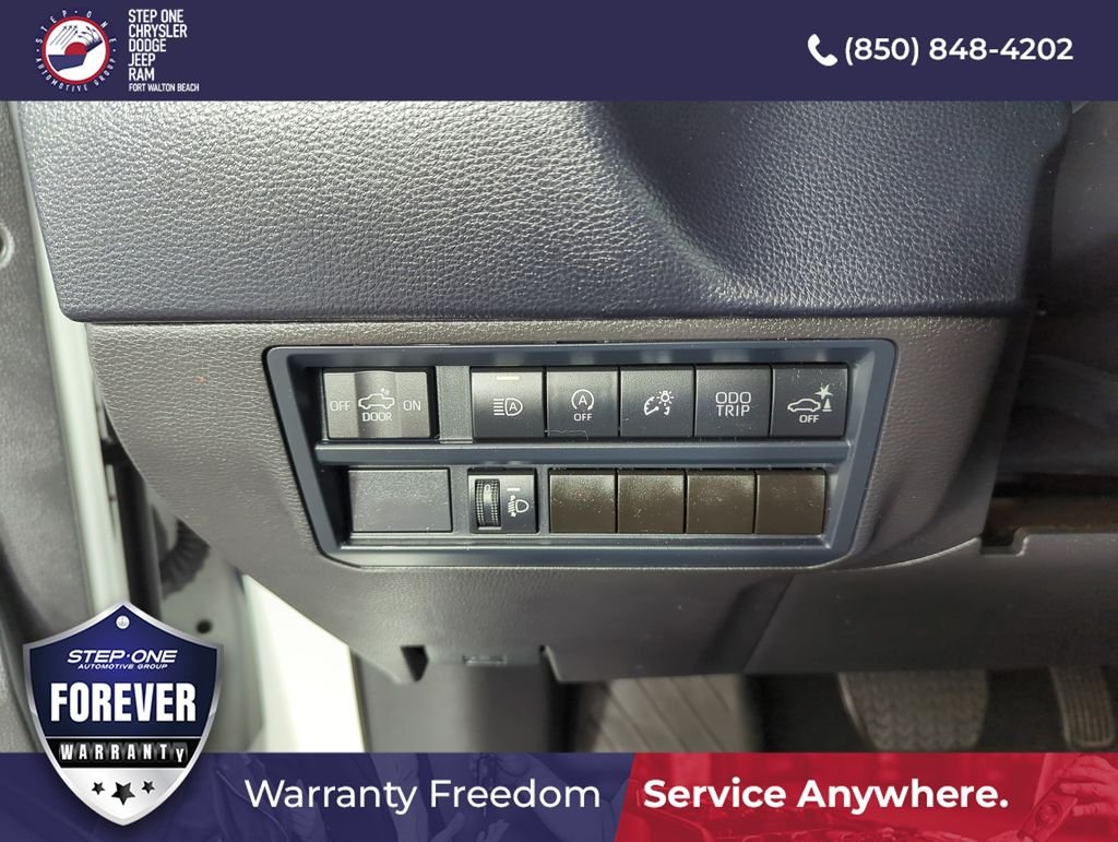 Used 2025 White Toyota SR5 image 19
