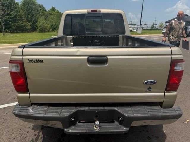 Used 2001 Harvest Gold Clearcoat Metallic Ford XLT image 4